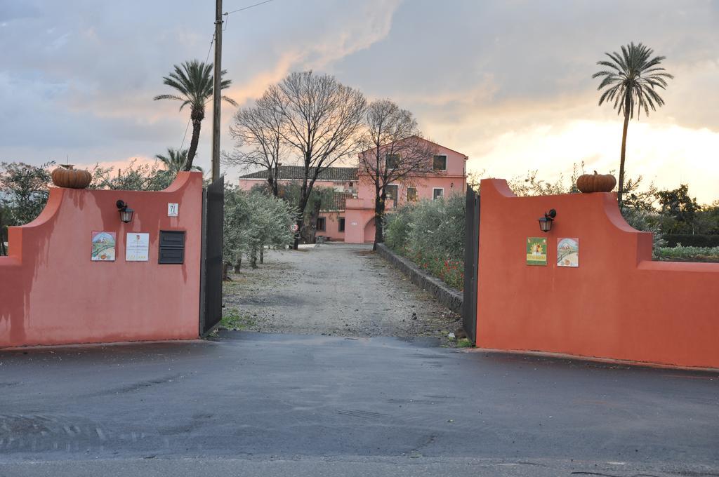 Agriturismo Dell'Etna Riposto ภายนอก รูปภาพ
